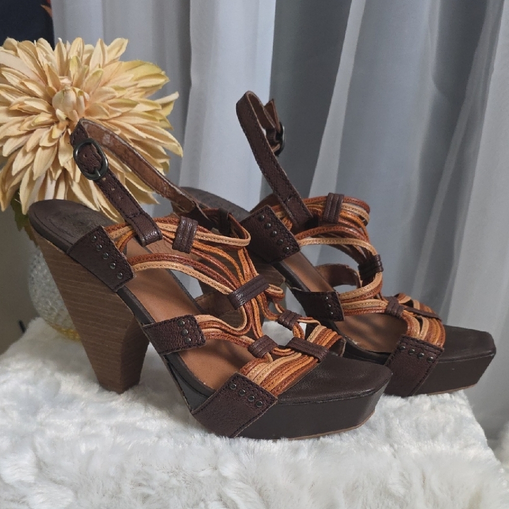 Lucky Brand Brown and Tan Platform Sandals